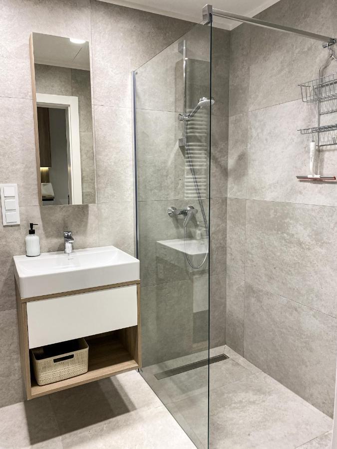 O! Shellter Apartment Luxury By Oskar โรโกโว ภายนอก รูปภาพ